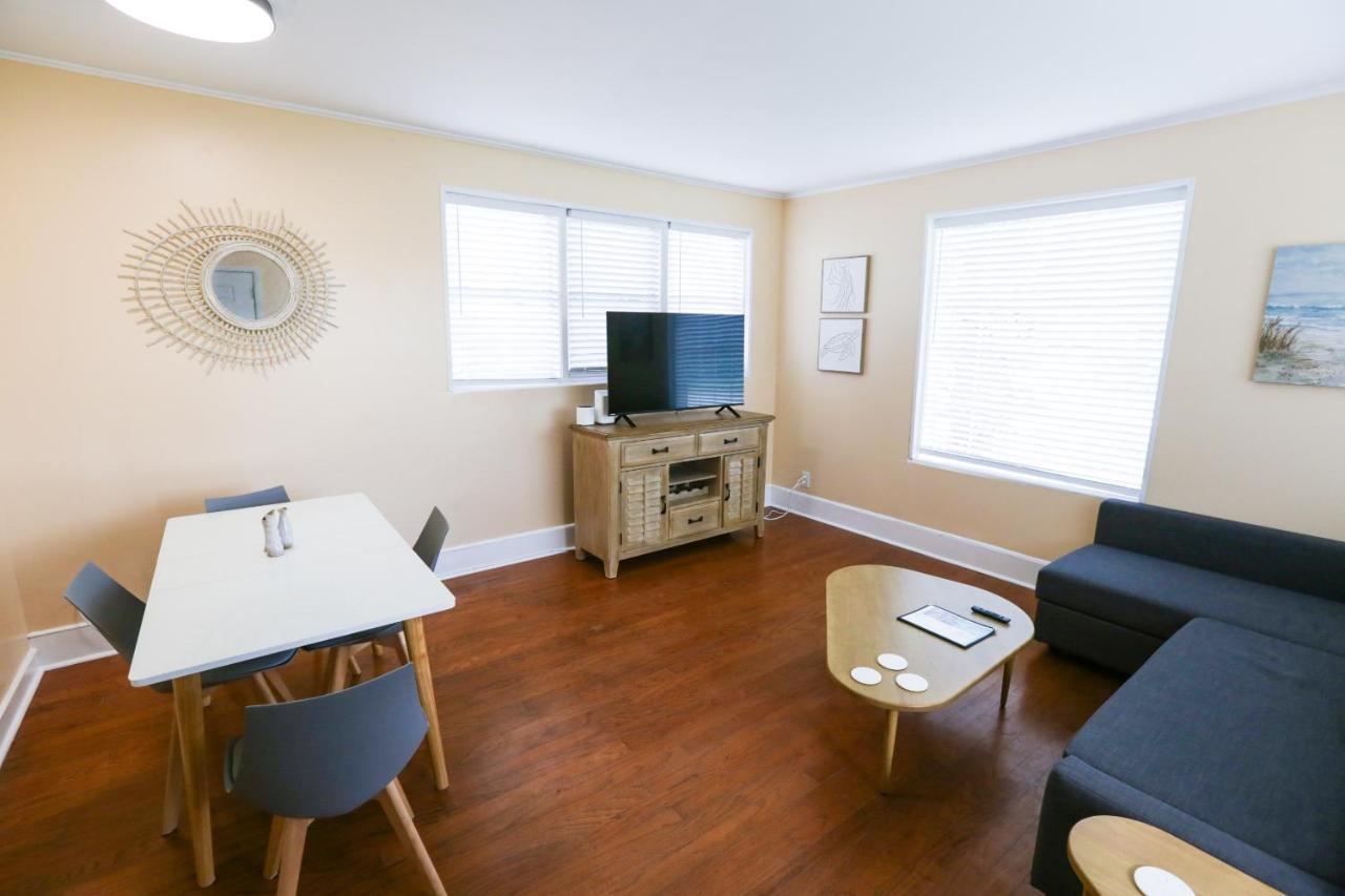 New Listing! Centrally Located Efficiency One Mile To The Beach! Jacksonville Beach Eksteriør billede