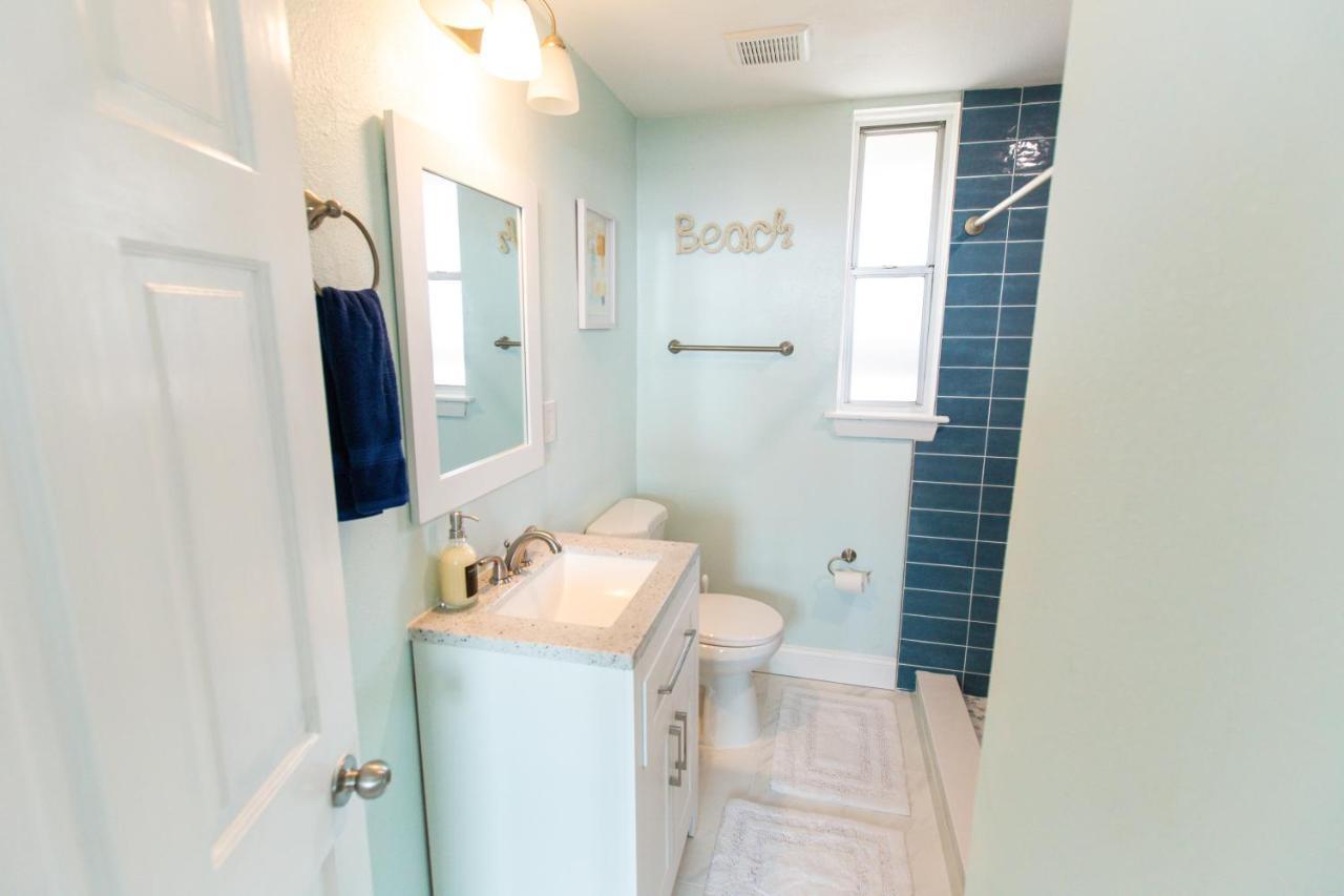 New Listing! Centrally Located Efficiency One Mile To The Beach! Jacksonville Beach Eksteriør billede