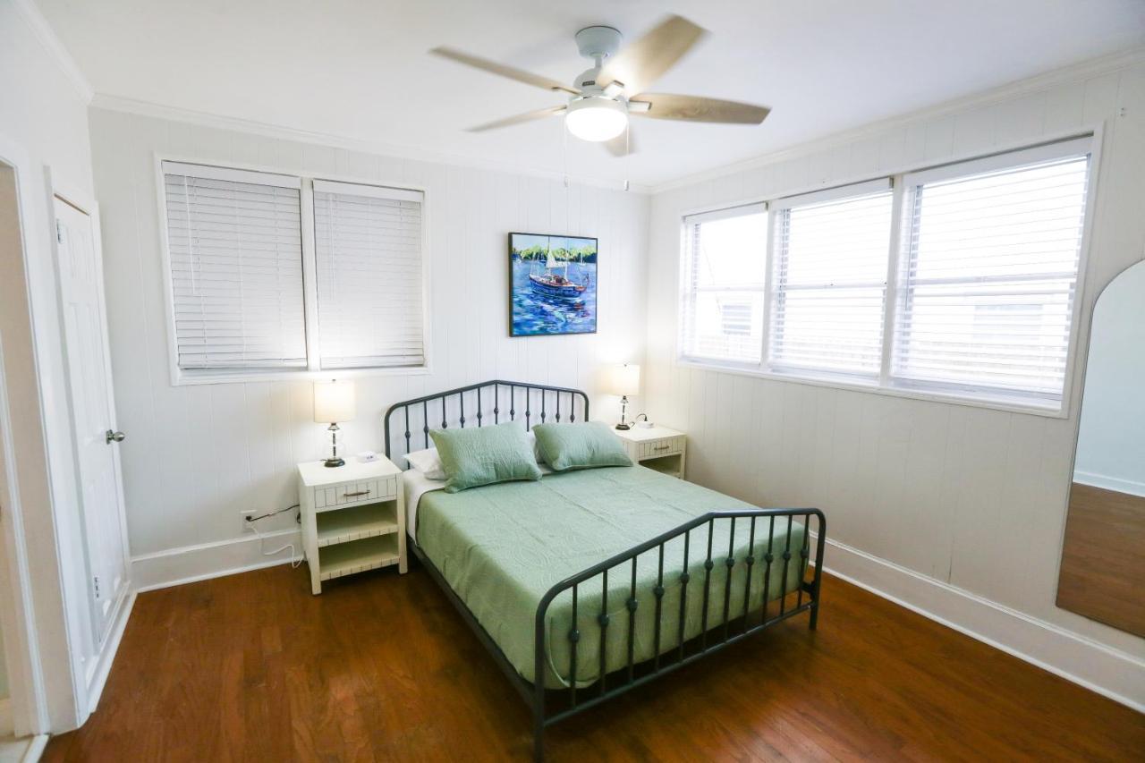 New Listing! Centrally Located Efficiency One Mile To The Beach! Jacksonville Beach Eksteriør billede