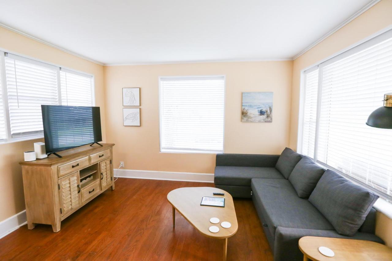New Listing! Centrally Located Efficiency One Mile To The Beach! Jacksonville Beach Eksteriør billede